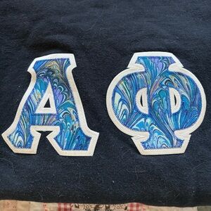 Alpha Phi crewneck sweater/sweatshirt
Size Medium